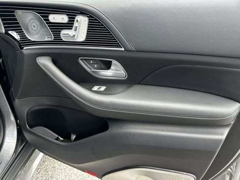 Certified 2025 Mercedes-Benz GLS 450 4MATIC image 16