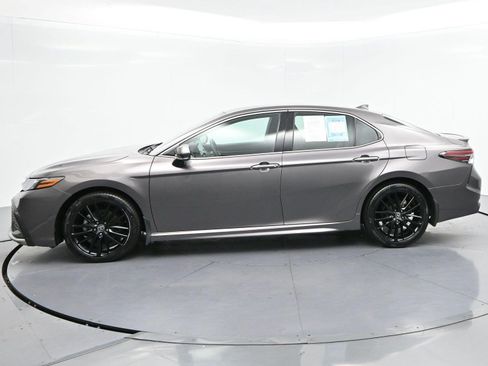 Used 2022 Toyota Camry XSE w/ Carpet Mat Package (TMS) FWD image 4