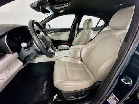 Used 2024 Genesis G70 2.5T RWD image 13