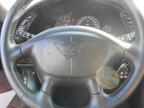 Used 2004 Chevrolet Corvette Convertible w/ Preferred Equipment Group image 4