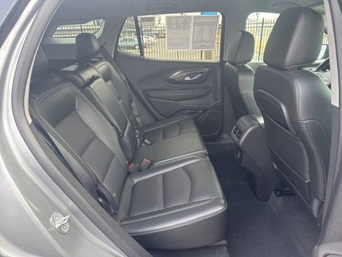 Used 2024 GMC Terrain SLT image 21