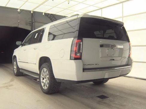 Used 2018 GMC Yukon XL Denali image 2