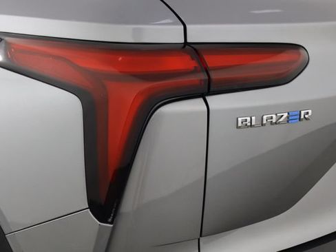 Used 2024 Chevrolet Blazer EV LT AWD/4WD image 42