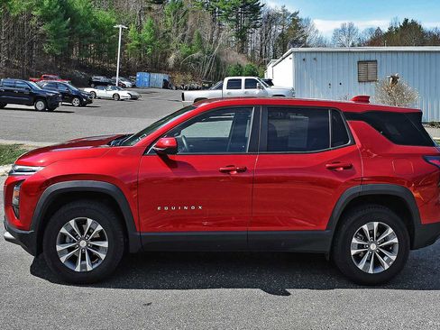 Used 2026 Chevrolet Equinox LT w/ Convenience Package II image 4