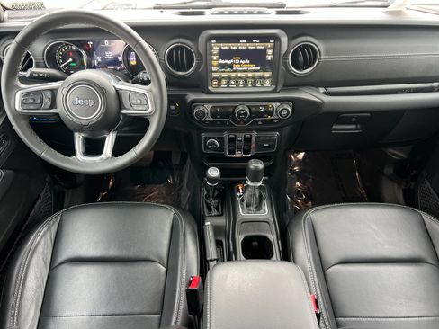 Used 2023 Jeep Wrangler Unlimited Sahara AWD/4WD image 15