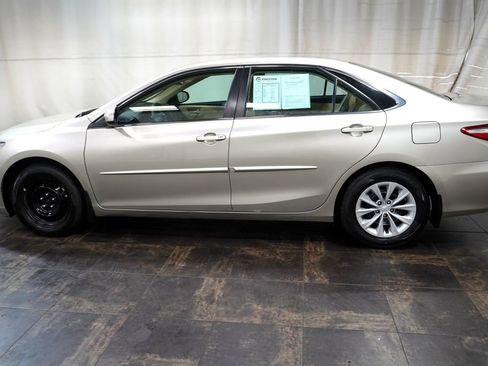 Used 2016 Toyota Camry LE FWD image 9