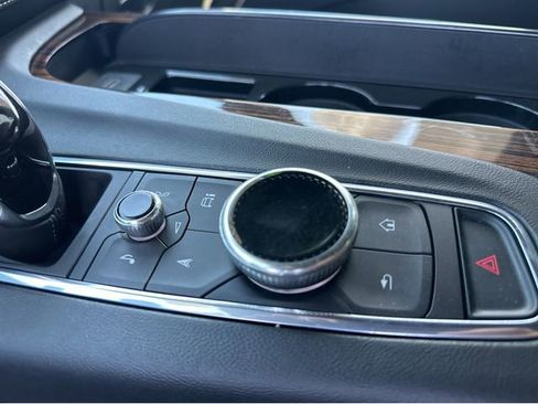 Certified 2022 Cadillac Escalade Premium Luxury image 29