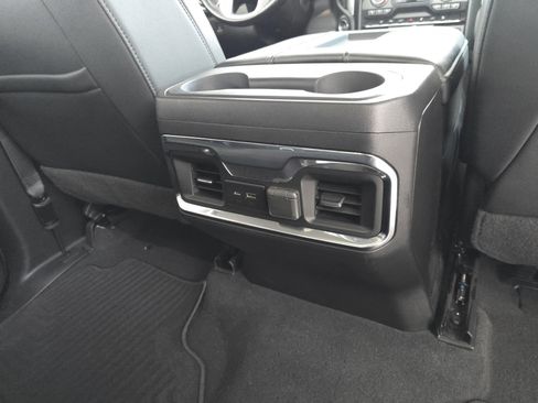 Used 2022 GMC Sierra 2500 SLT w/ SLT Premium Package image 21