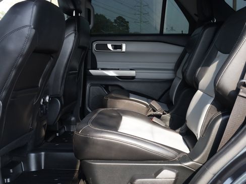 Used 2023 Ford Explorer XLT w/ Equipment Group 202A image 13