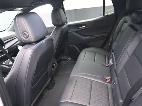 New 2026 Chevrolet Equinox LT w/ Convenience Package II AWD/4WD image 9