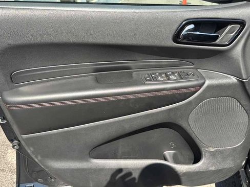 Used 2025 Dodge Durango GT RWD image 33