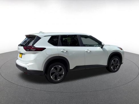 Used 2025 Nissan Rogue SV FWD image 15