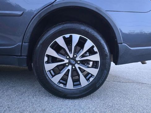 Used 2017 Subaru Outback 3.6R Limited image 15