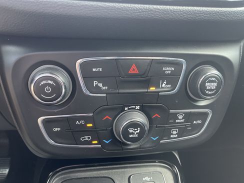 Used 2021 Jeep Compass Limited image 26