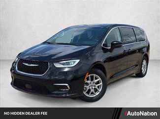 Used 2024 Chrysler Pacifica Touring-L FWD video 1