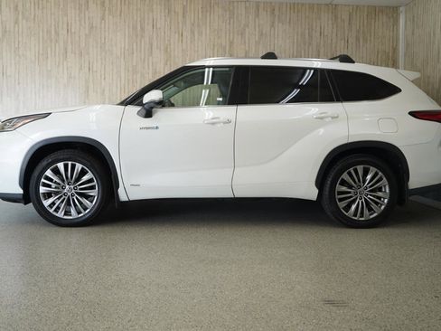 Used 2021 Toyota Highlander Platinum AWD/4WD image 5
