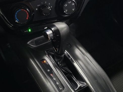 Certified 2022 Honda HR-V LX image 31