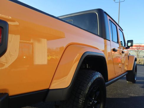 Used 2021 Jeep Gladiator Sport image 31