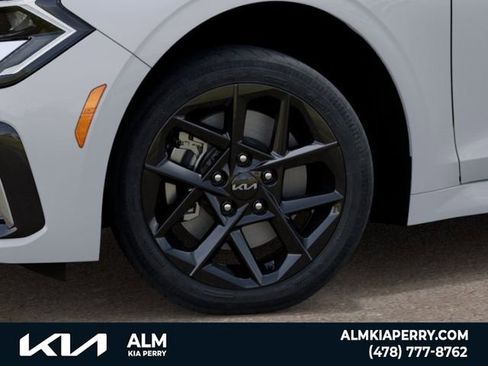 New 2026 Kia K5 LXS FWD image 9