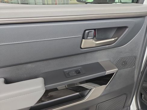 Used 2024 Toyota Tundra Limited image 22