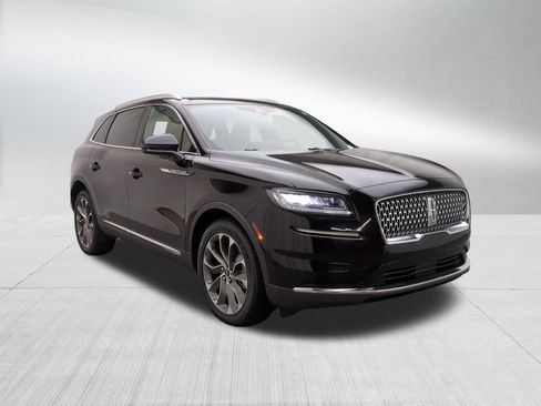 Used 2022 Lincoln Nautilus Reserve w/ Luxury Package AWD/4WD image 3