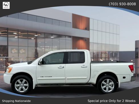 Used 2011 Nissan Titan SL w/ SL Technology Pkg AWD/4WD image 5