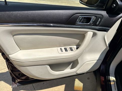 Used 2011 Lincoln MKS FWD image 20