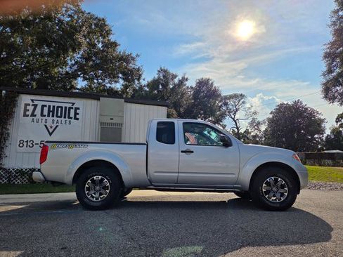 Used 2016 Nissan Frontier Desert Runner image 6