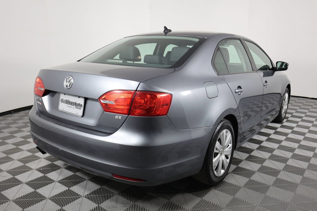 Used 2014 Volkswagen Jetta SE FWD image 2