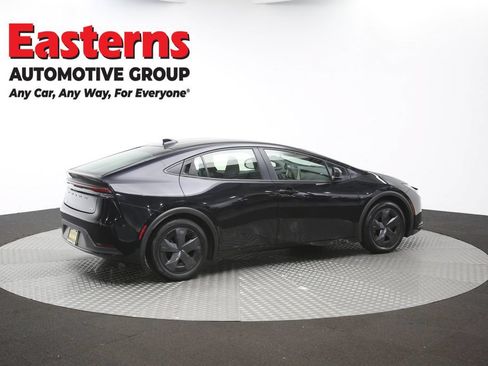 Used 2025 Toyota Prius LE FWD image 40