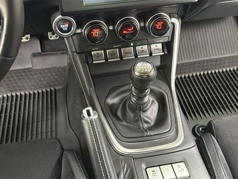 Used 2024 Toyota GR86 Premium image 12
