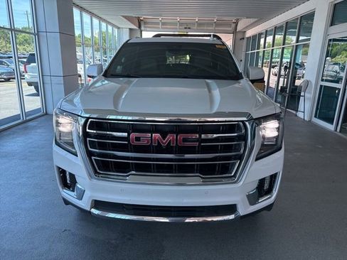 Used 2023 GMC Yukon SLT w/ SLT Premium Package AWD/4WD image 2