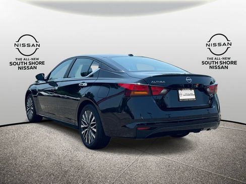 Used 2025 Nissan Altima 2.5 SV FWD image 7