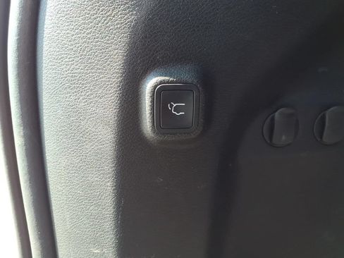 Used 2020 Jeep Cherokee Limited AWD/4WD image 21