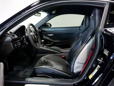 Used 2020 Porsche 718 Cayman GT4 RWD image 8