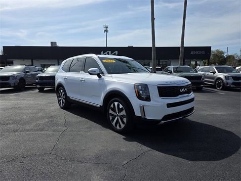 Used 2022 Kia Telluride EX w/ EX Premium Package image 16