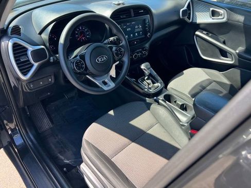 Used 2020 Kia Soul LX FWD image 16