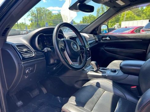 Used 2019 Jeep Grand Cherokee Trailhawk w/ Trailhawk Luxury Group AWD/4WD image 2