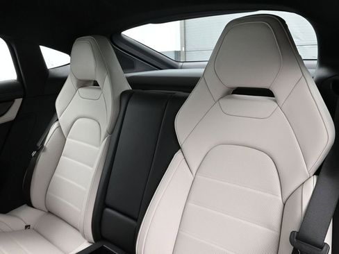 Used 2026 Porsche Panamera image 6