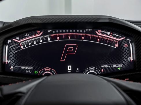 Used 2024 Lamborghini Revuelto image 17