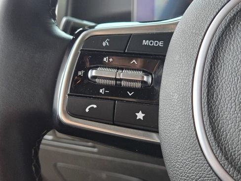 Used 2025 Kia Sorento S FWD image 28