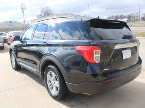 Used 2022 Ford Explorer XLT AWD/4WD image 6