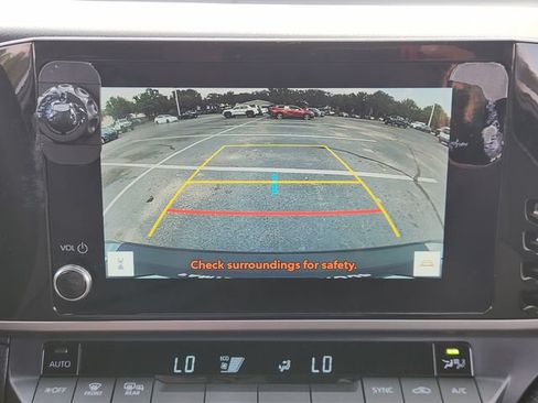 Used 2025 Toyota Camry SE w/ Convenience Package FWD image 16