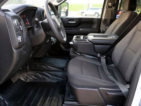 Used 2025 GMC Sierra 2500 Pro w/ 1SA Pro Safety Plus Package AWD/4WD image 18
