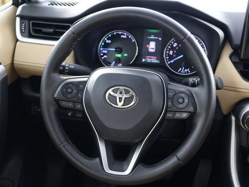 Used 2022 Toyota RAV4 XLE w/ Convenience Package AWD/4WD image 10