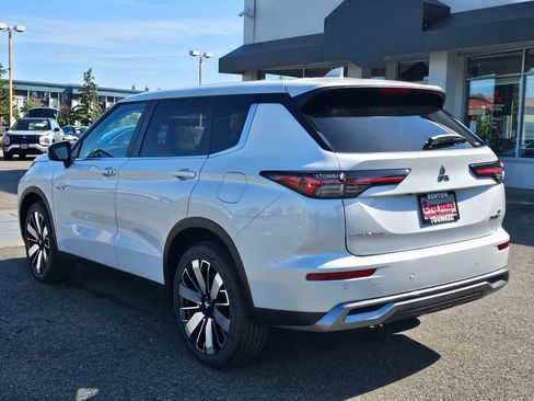 New 2026 Mitsubishi Outlander SE AWD/4WD image 7
