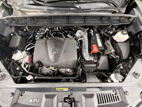 Used 2022 Toyota Highlander XLE FWD image 31