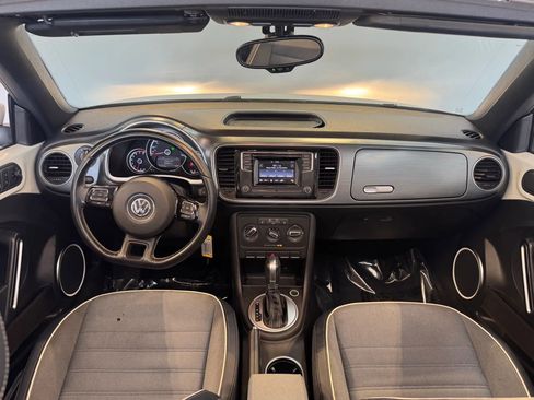 Used 2016 Volkswagen Beetle 1.8T SE FWD image 16