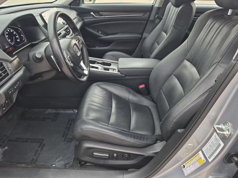 Used 2018 Honda Accord Touring image 12
