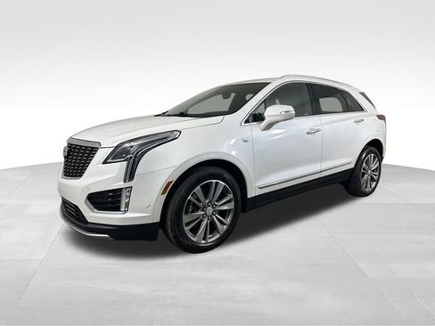 Used 2021 Cadillac XT5 Premium Luxury w/ Platinum Package AWD/4WD image 2
